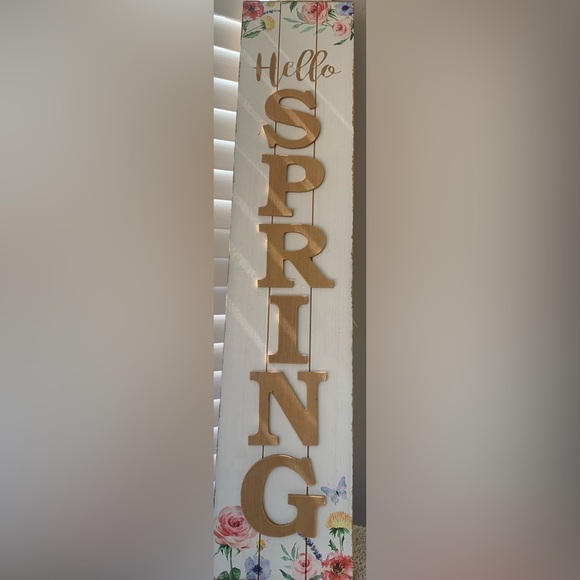 Spring decoration bundle.  2 wooden signs, 2 ceramic bunnies, 2 kitchen towels. - Picture 8 of 8